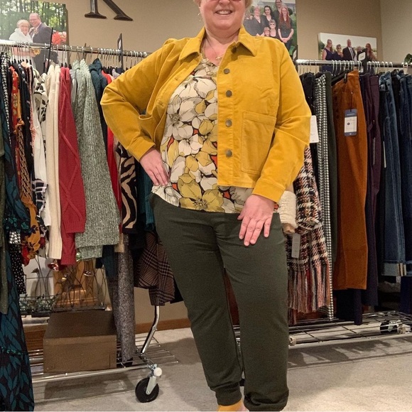 Cabi Sequel Blouse (style 3954) - Picture 13 of 14